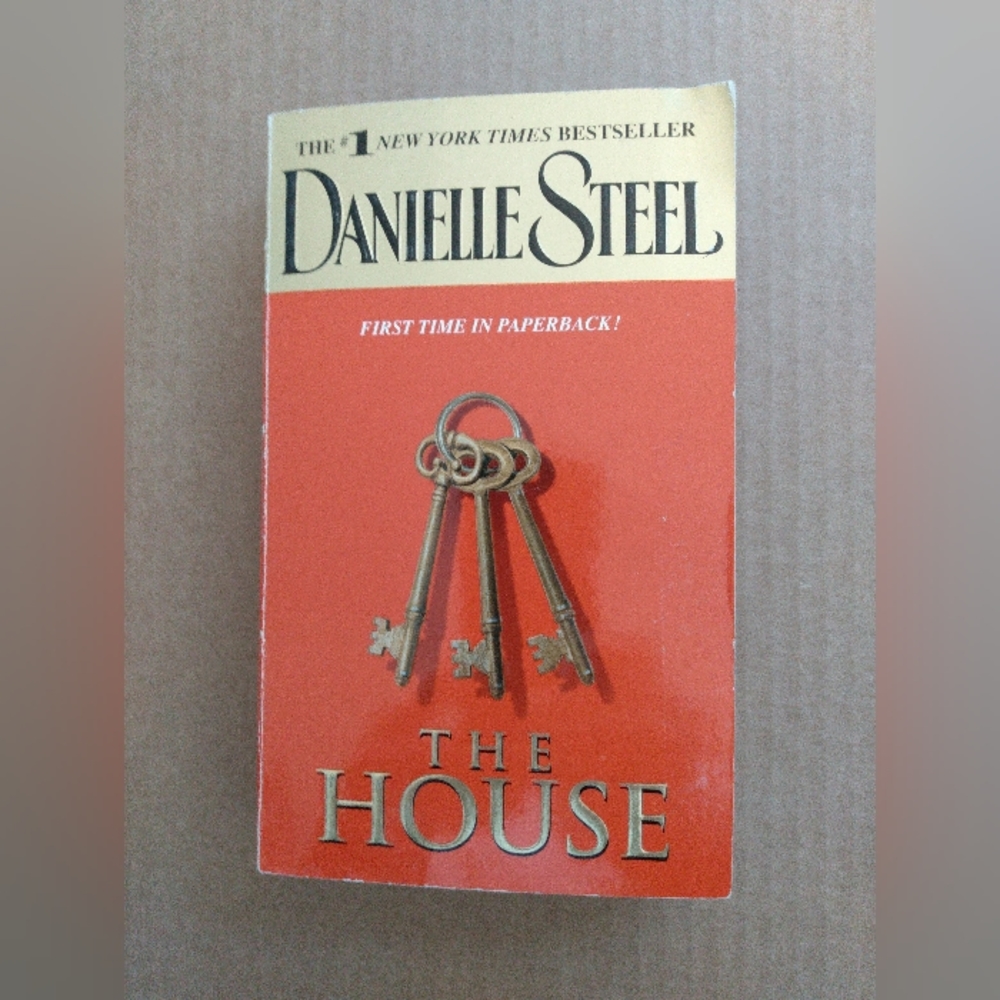 The House by Danielle Steel 2011